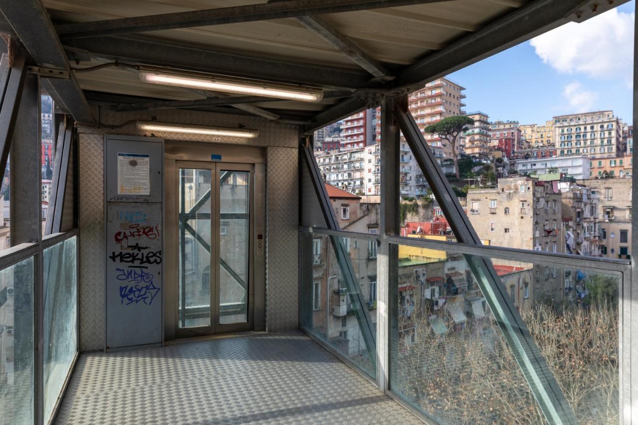 Apartment With Sea View With 2 Lifts Above Montesanto! Napoli Eksteriør billede