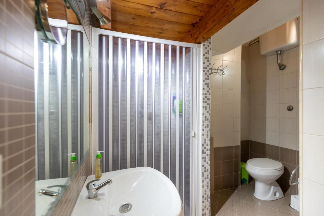 Apartment With Sea View With 2 Lifts Above Montesanto! Napoli Eksteriør billede