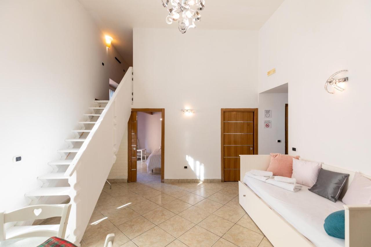Apartment With Sea View With 2 Lifts Above Montesanto! Napoli Eksteriør billede