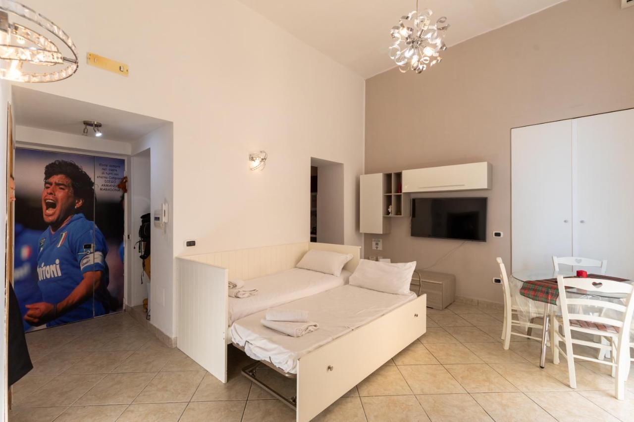 Apartment With Sea View With 2 Lifts Above Montesanto! Napoli Eksteriør billede
