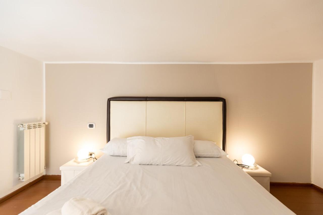 Apartment With Sea View With 2 Lifts Above Montesanto! Napoli Eksteriør billede