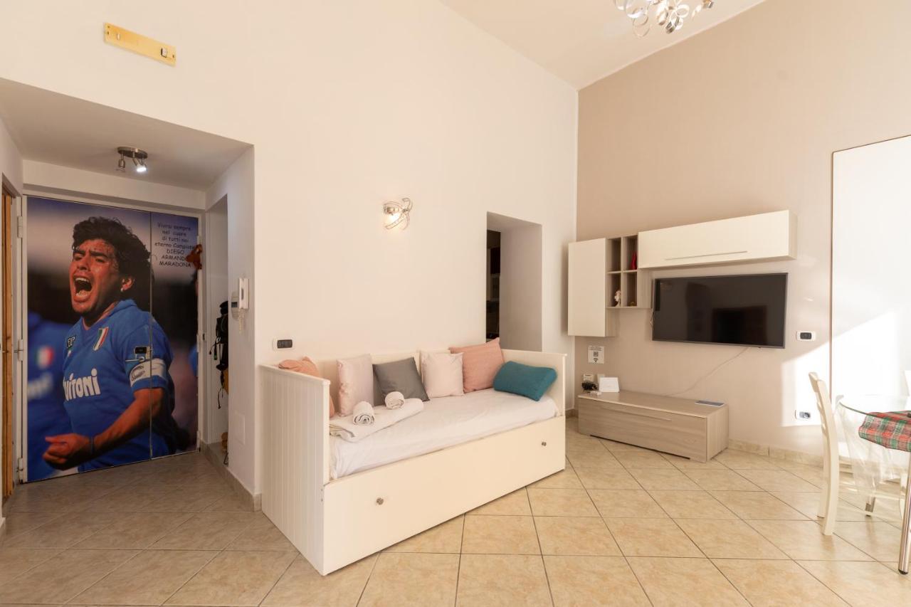 Apartment With Sea View With 2 Lifts Above Montesanto! Napoli Eksteriør billede
