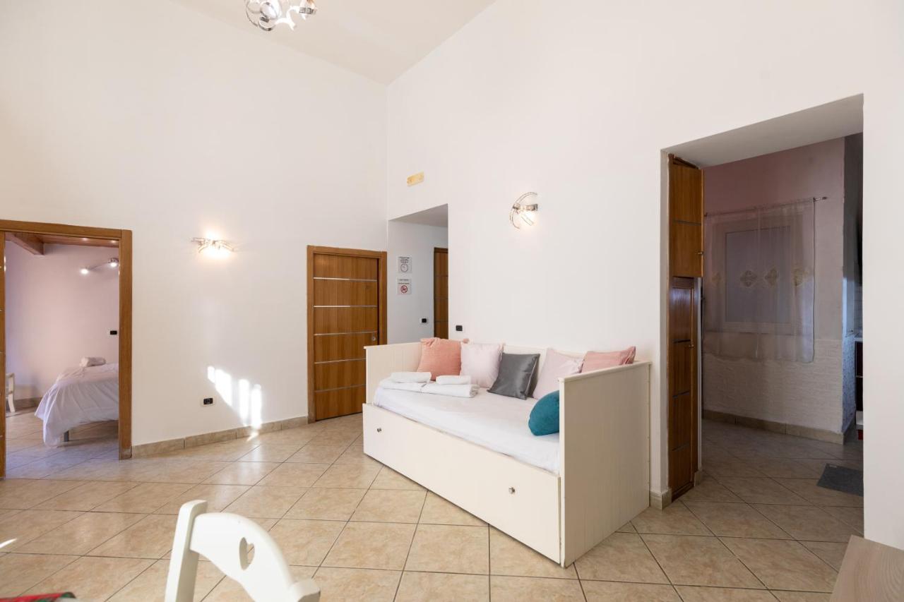 Apartment With Sea View With 2 Lifts Above Montesanto! Napoli Eksteriør billede