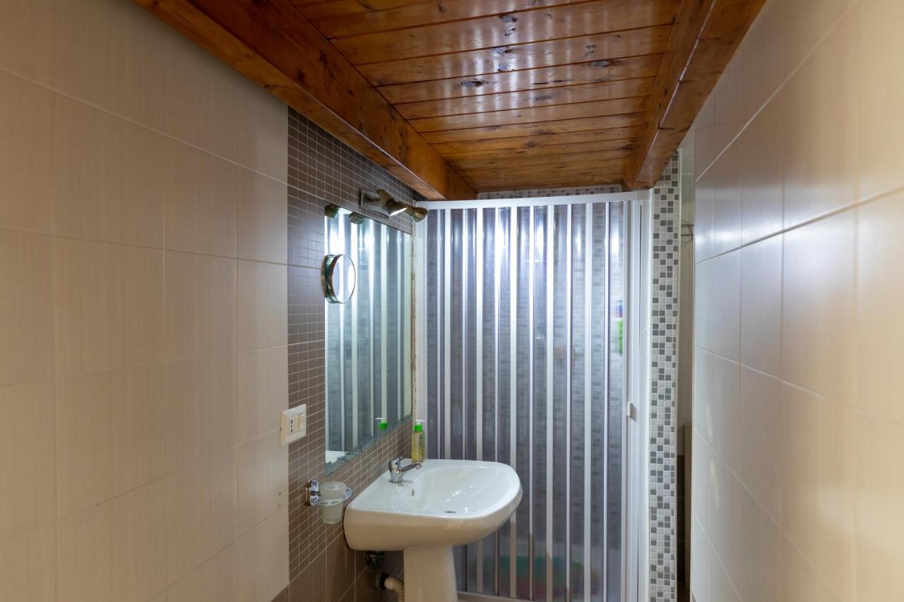 Apartment With Sea View With 2 Lifts Above Montesanto! Napoli Eksteriør billede