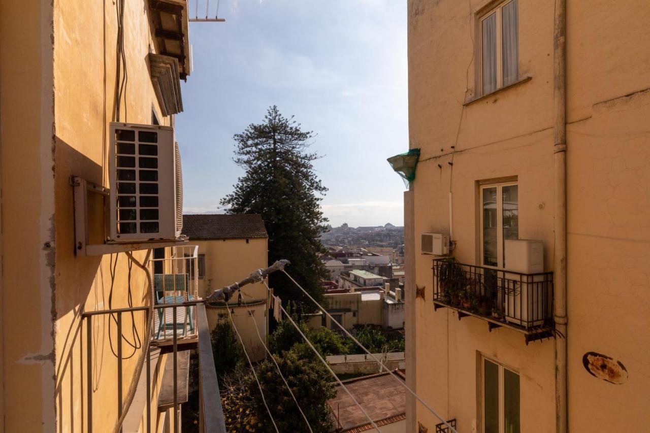 Apartment With Sea View With 2 Lifts Above Montesanto! Napoli Eksteriør billede